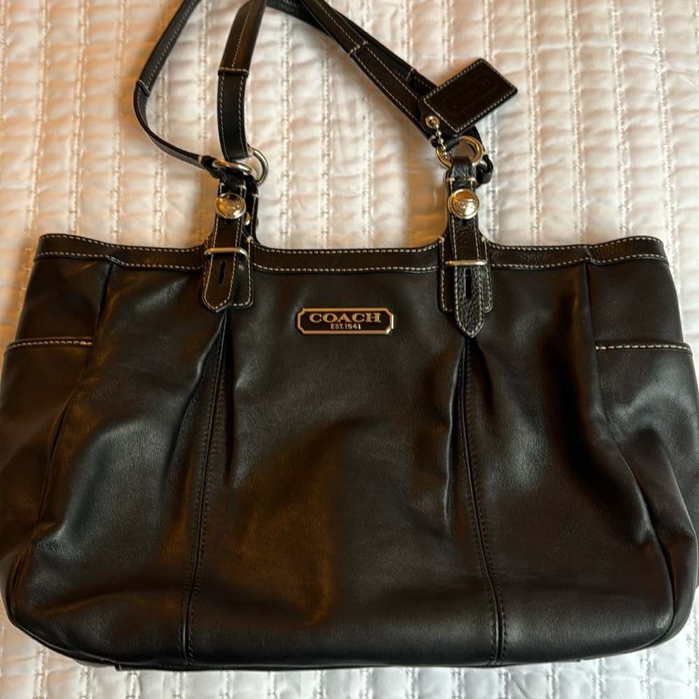 Black purse - Picture 2 of 4